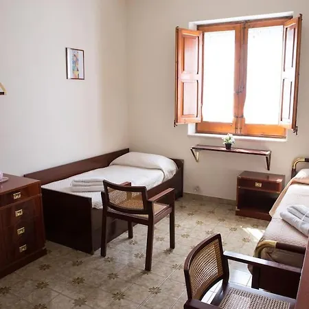 Magnolia-relax In Collina Grotte (Sicily)
